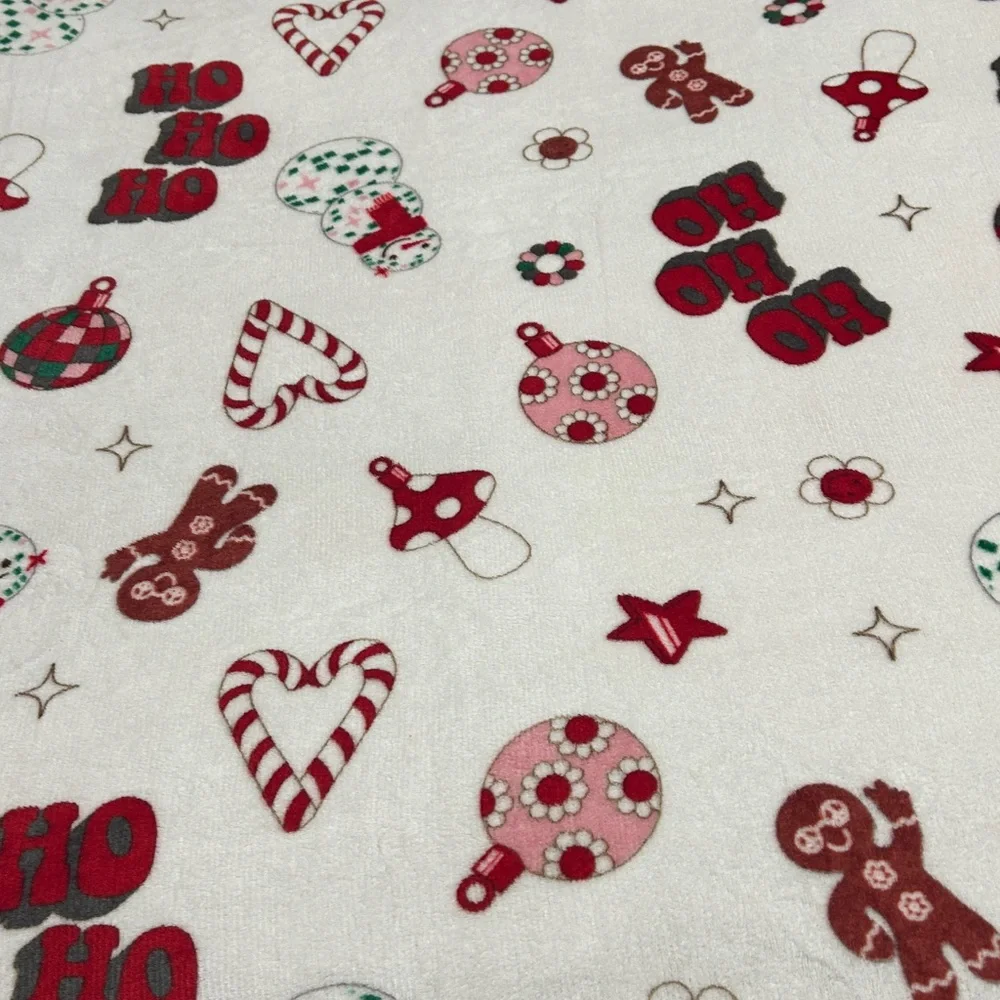Festive Holiday Blanket with Red and Green Accents used one’s